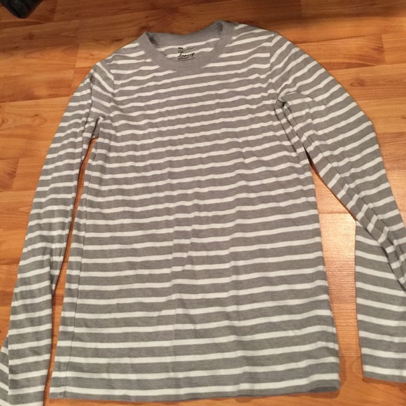 Gray/white striped long sleeved t