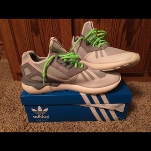 Adidas tubular runner