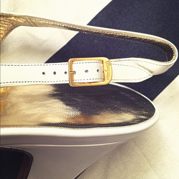 New Ferragamo Royal Gold Cap Toe Sling Back Heels - Picture 4 of 4