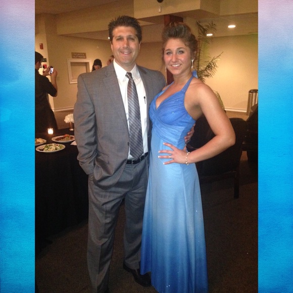 Beautiful prom dress!!