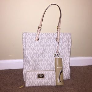 Authentic Michael Kors jet set tote and wallet