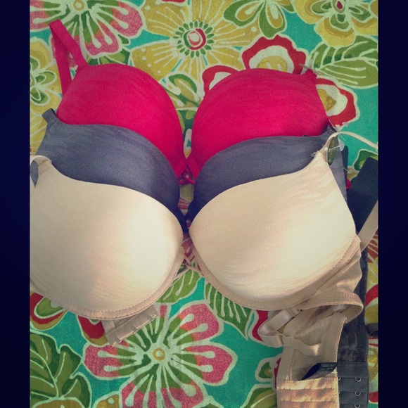 3 extra padded bombshell bras