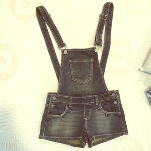 Overall shorts style