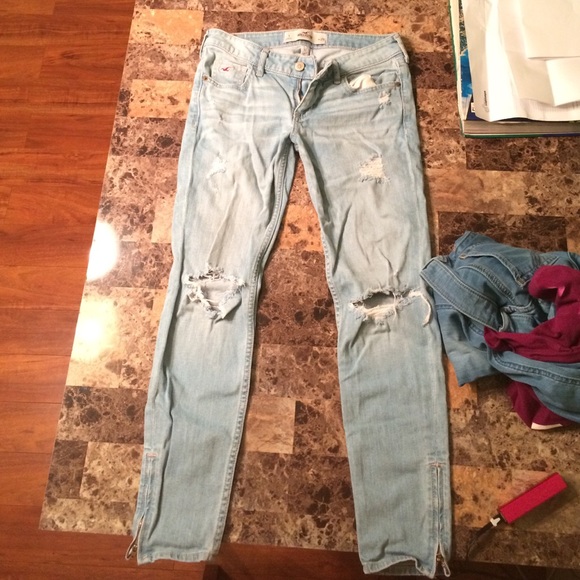Hollister light was jeans