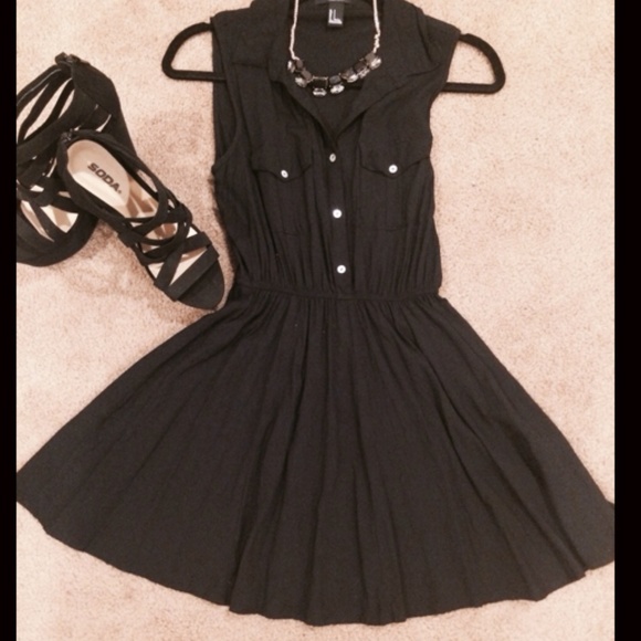 Forever 21 Simple Black Sun Dress 🎀👠💄