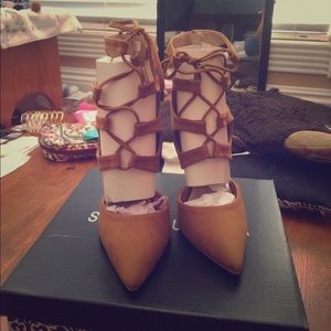 Lace up heels-NEW