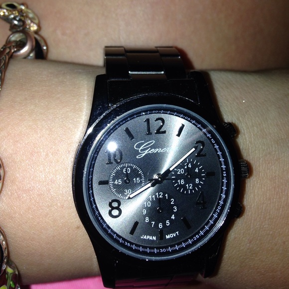 NWOT Black metal watch 💥💥