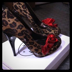Steve Madden Leopard shoes