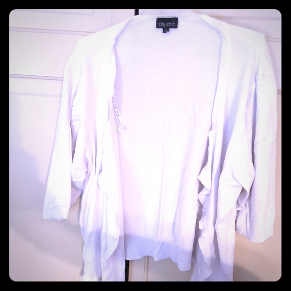 City chic white cardigan