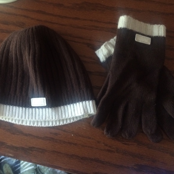 Authentic Coach beanie and gloves