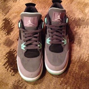 Jordan green glows