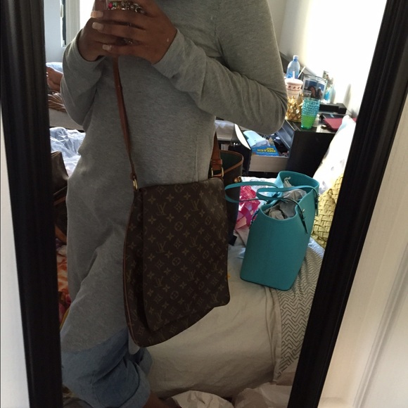 LV Messenger bag