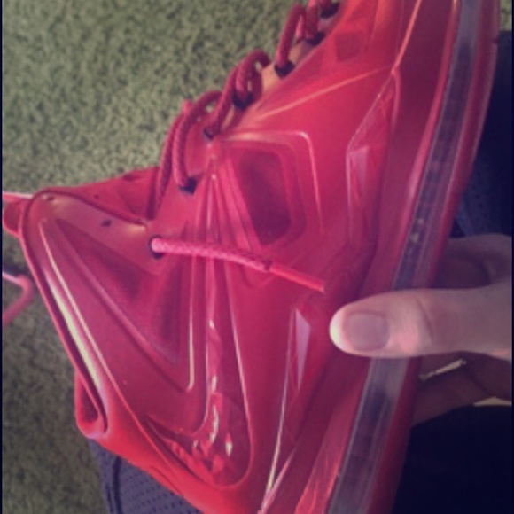 Lebron 10 sz 9 all Red - Picture 1 of 1