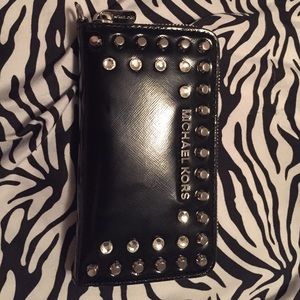 Michael Kors wrislet patent leather studded