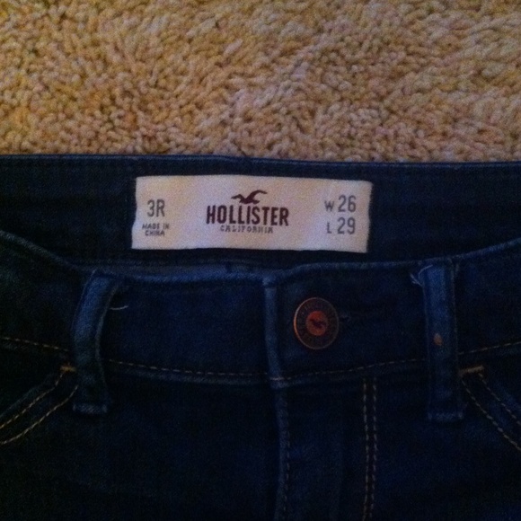 Dark wash hollister jeggings - Picture 2 of 2