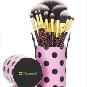 BNIB - BH Cosmetics Brush Set