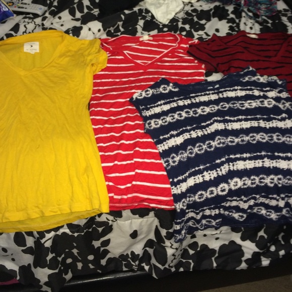 Bundle: tops - Picture 1 of 4