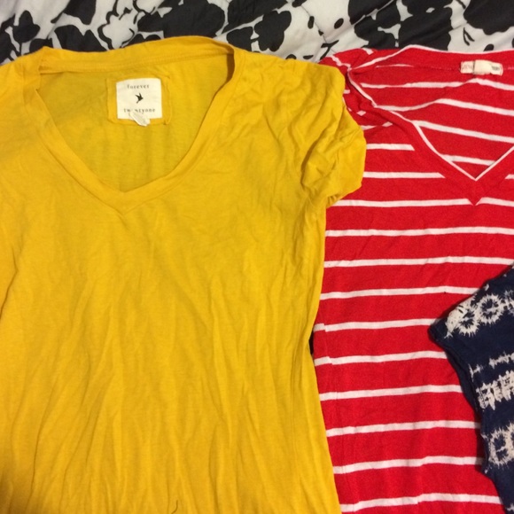 Bundle: tops - Picture 3 of 4