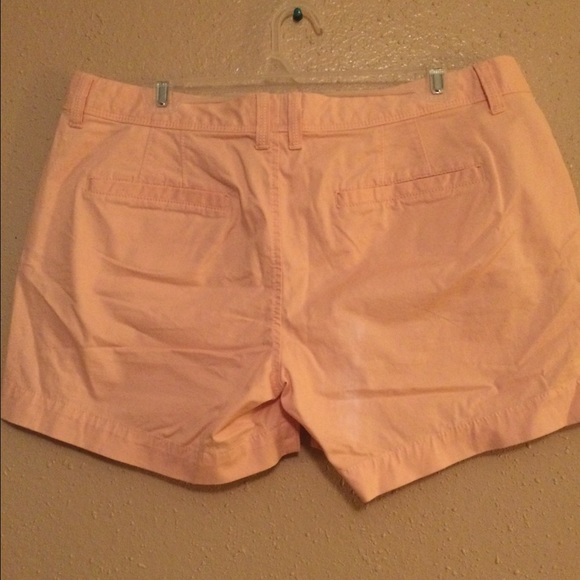 Used old navy shorts - Picture 2 of 2