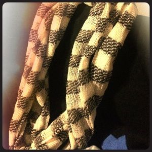 Infinity scarf
