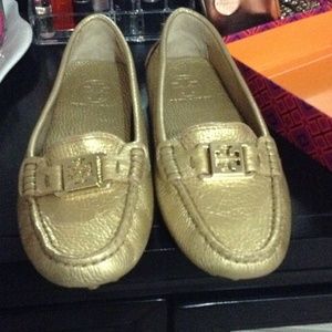 Tory burch loafers, gold!