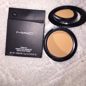 Studio Fix Powder Plus Foundation NC42