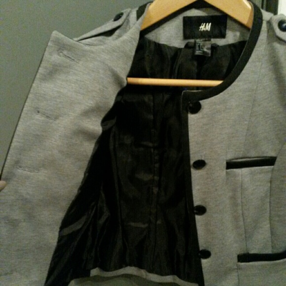 H&M Blazer - Picture 3 of 4