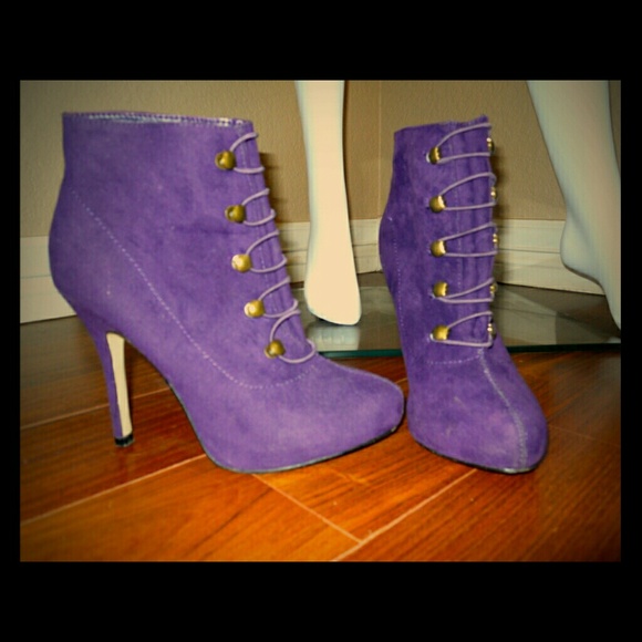 Purple suede pumps