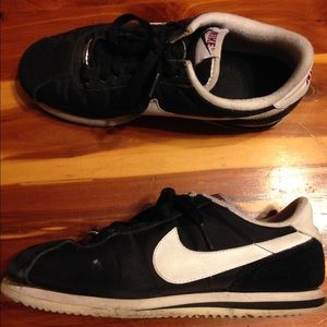 Women's size 8 Nikes
