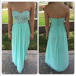 Light blue prom dress $100👸🏽