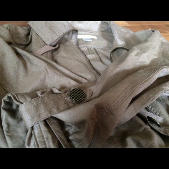 selling a tan "going out or dressing up" jacket - Picture 3 of 3