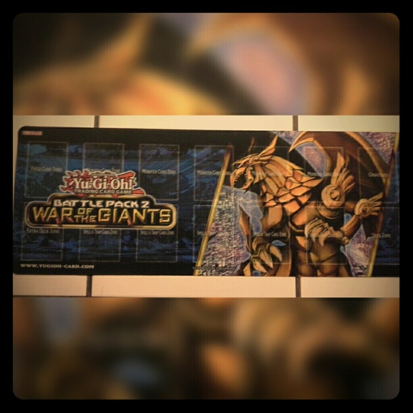 SOLD Yu-Gi-Oh war of the giants (Ra) Playmat