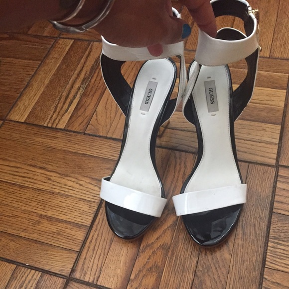 Guess white/black patent leather w/ gold heels - Picture 2 of 4