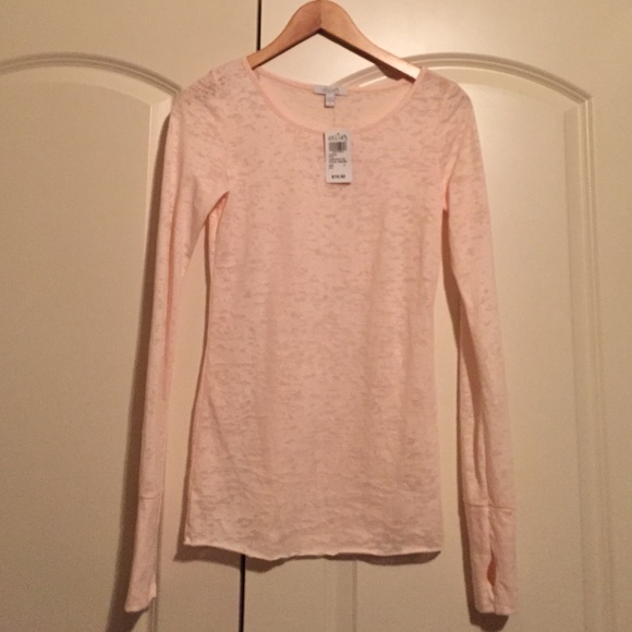NWT delia*s light pink layering tee.