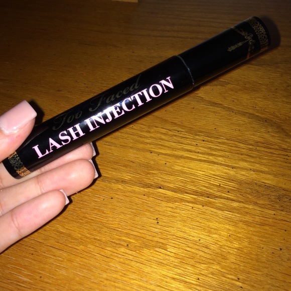 Too Faced "lash injection" mascara