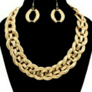Necklace set