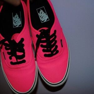 Vans. 8.5.
