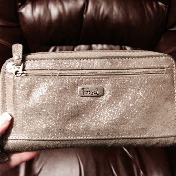 Fossil wallet