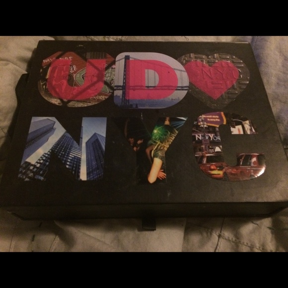 Urban Decay ❤️ NYC Eyeshadow Pallet