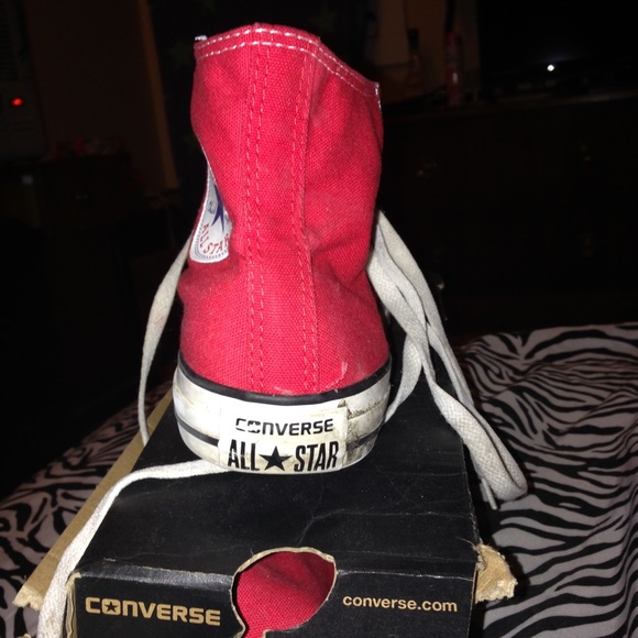 Converse - Picture 2 of 3