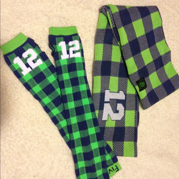 Seahawks plaid infinity scarf + arm sleeves