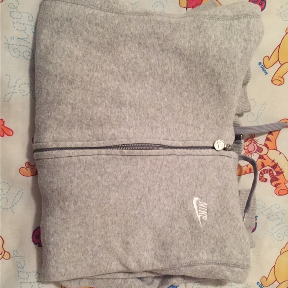 Nike Sweaters - Nike sweater