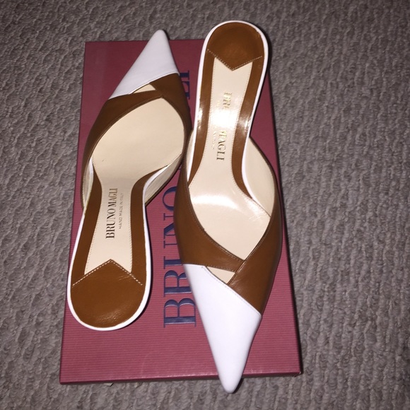 Bruno Magli Mules Sz 7