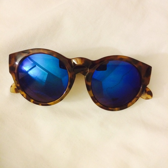 Urban Outfitters round cat eye mirror sunglasses