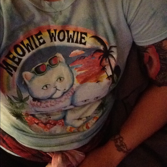 🍦SOLD🍦UNIF Meowie Wowie Tee