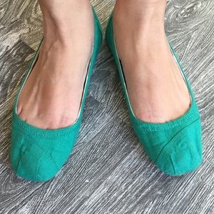 TOMS Green Canvas Ballet Flats Size 7.5