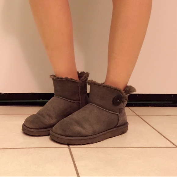 UGG short button boots