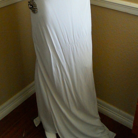 ABS long white dress - Picture 3 of 4