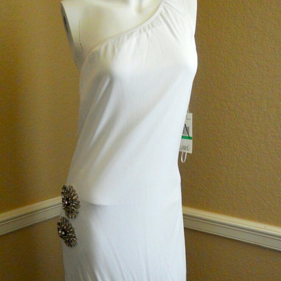 ABS long white dress - Picture 4 of 4