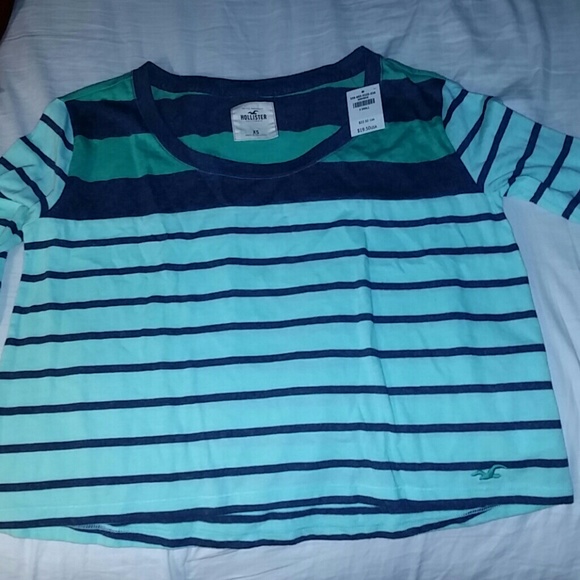 Shirt color green and blue